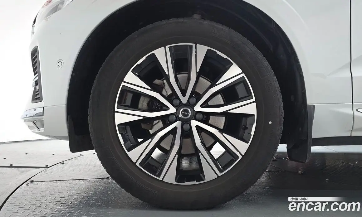 Volvo XC60 2023 2.0 автомат (гидро), фото 4 Volvo XC60 2023 2.0 автомат (гидро), фото 4