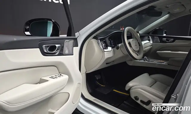 Volvo XC60 2025 2.0 автомат (гидро), миниатюра 12