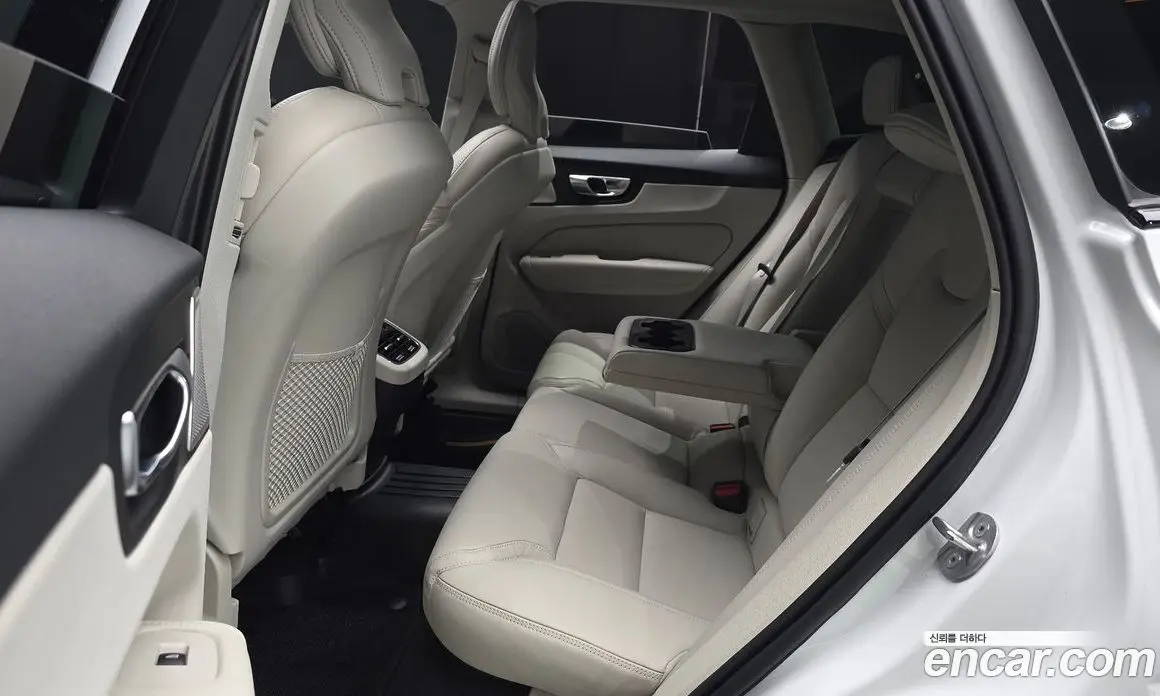 Volvo XC60 2025 2.0 автомат (гидро), фото 15 Volvo XC60 2025 2.0 автомат (гидро), фото 15