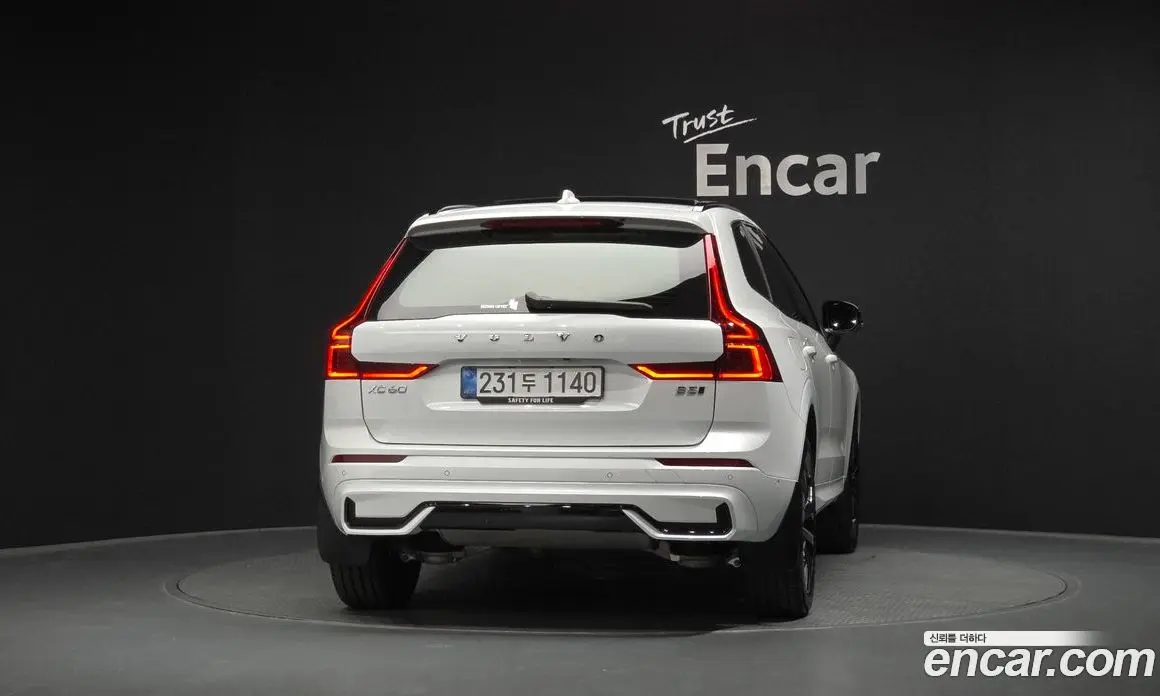 Volvo XC60 2025 2.0 автомат (гидро), фото 3 Volvo XC60 2025 2.0 автомат (гидро), фото 3