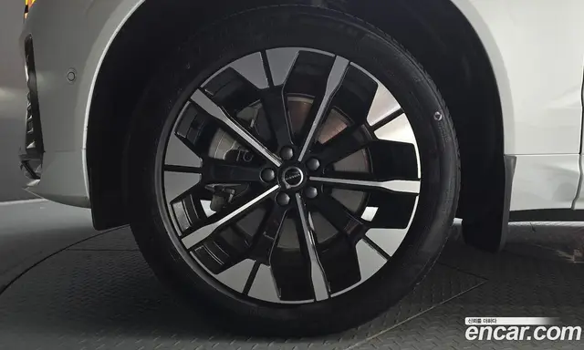 Volvo XC60 2025 2.0 автомат (гидро), миниатюра 4 Volvo XC60 2025 2.0 автомат (гидро), миниатюра 4