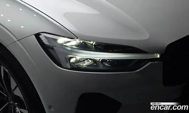 Volvo XC60 2025 2.0 автомат (гидро), миниатюра 7 Volvo XC60 2025 2.0 автомат (гидро), миниатюра 7