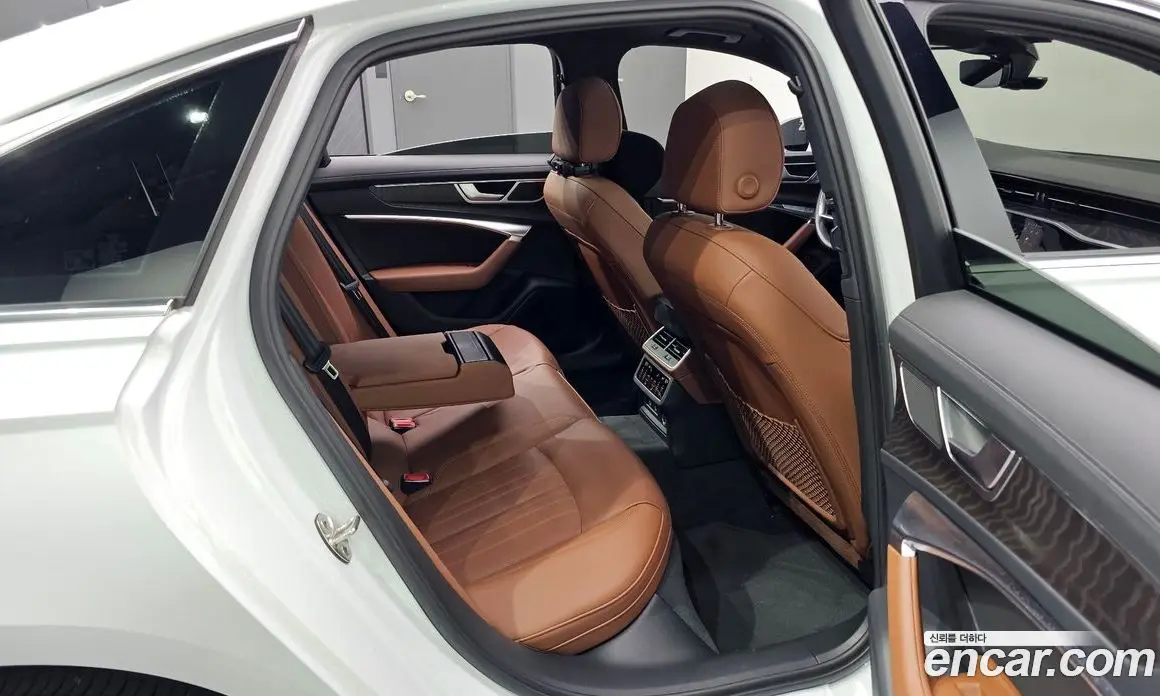 Audi A6 2023 2.0 автомат (гидро), фото 17