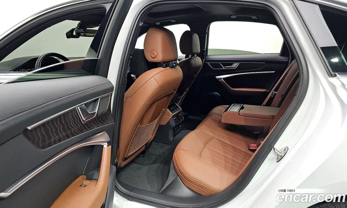Audi A6 2023 2.0 автомат (гидро), фото 18