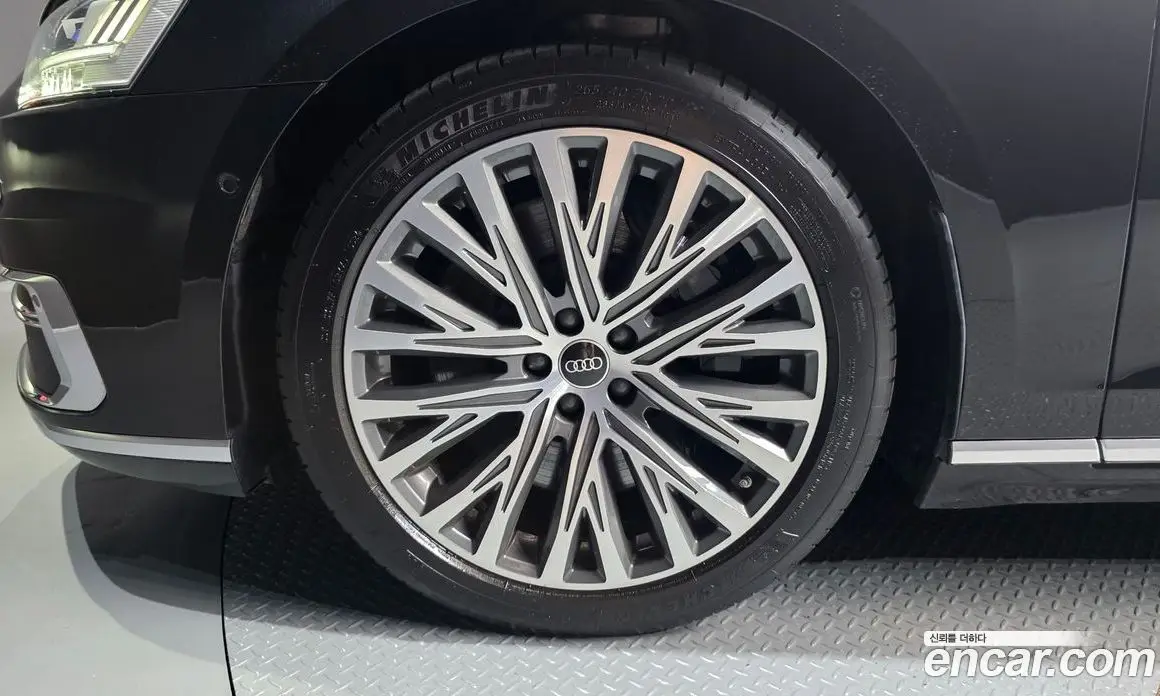 Audi A8 2021 4.0 автомат (гидро), фото 5