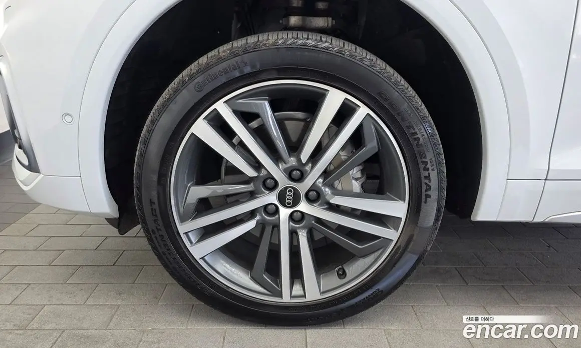 Audi Q5 2022 2.0 автомат (гидро), фото 5