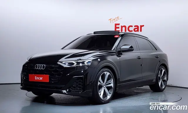 Audi Q8, 2025, 8 010 км
