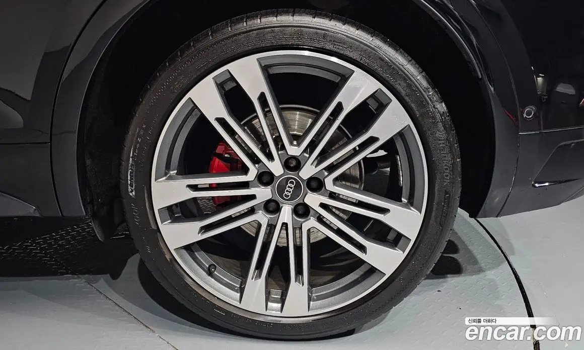 Audi SQ5 2021 3.0 автомат (гидро), фото 6 Audi SQ5 2021 3.0 автомат (гидро), фото 6