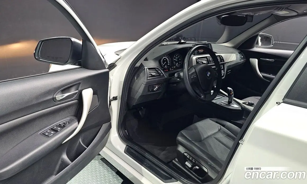 BMW 1 серия 2017 2.0 автомат (гидро), фото 13