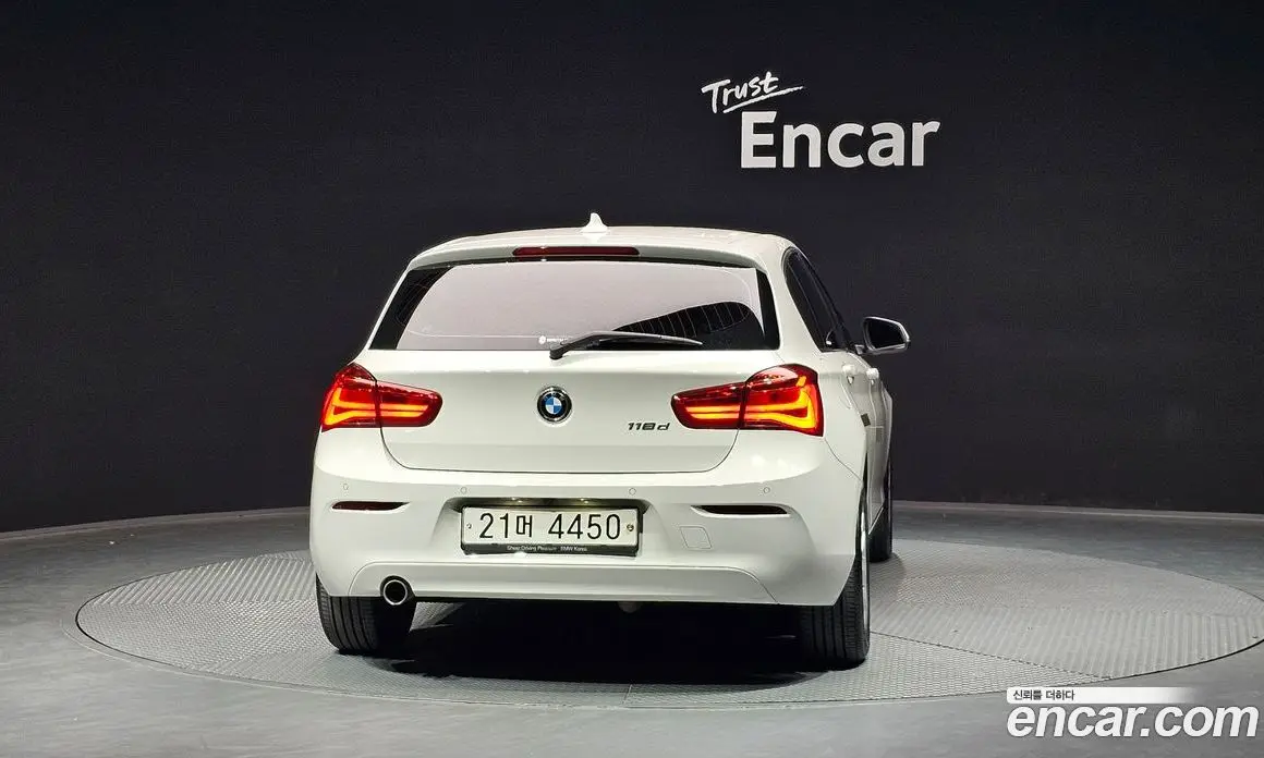 BMW 1 серия 2017 2.0 автомат (гидро), фото 4