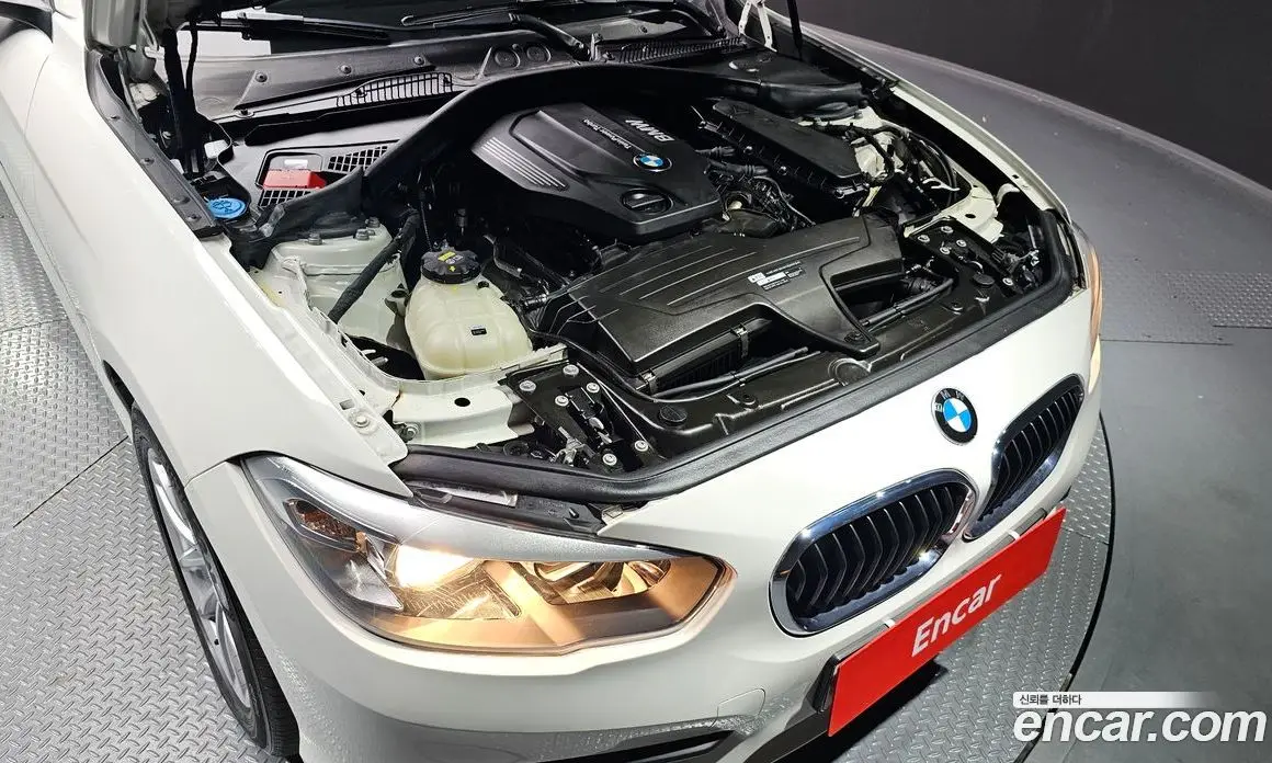 BMW 1 серия 2017 2.0 автомат (гидро), фото 6