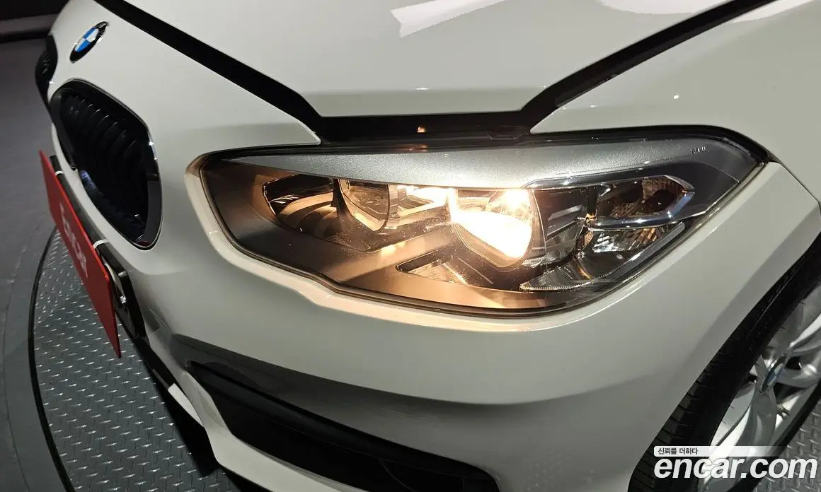 BMW 1 серия 2017 2.0 автомат (гидро), фото 8