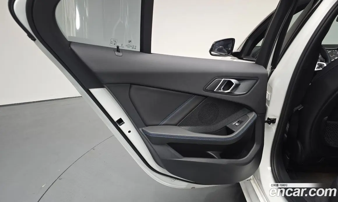 BMW 1 серия 2023 2.0 автомат (гидро), фото 14 BMW 1 серия 2023 2.0 автомат (гидро), фото 14
