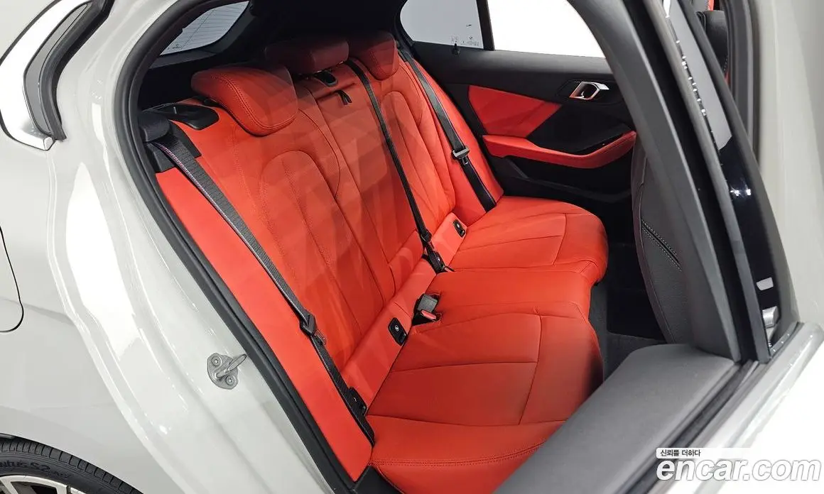 BMW 1 серия 2023 2.0 автомат (гидро), фото 17 BMW 1 серия 2023 2.0 автомат (гидро), фото 17