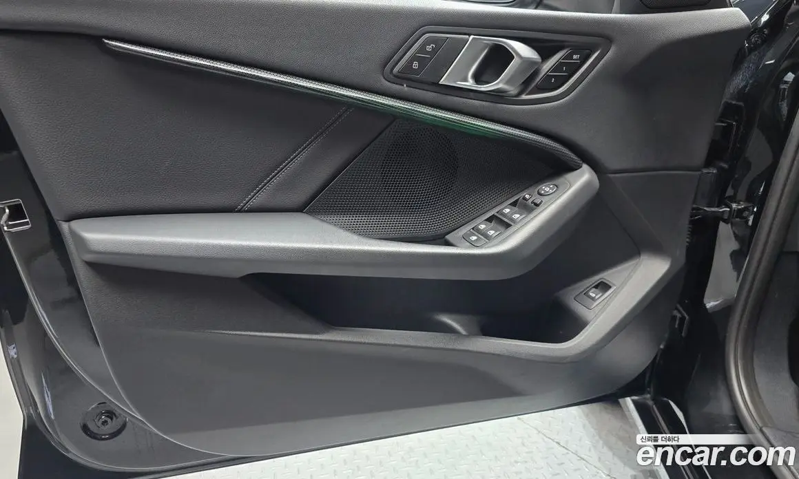 BMW 1 серия 2024 2.0 автомат (гидро), фото 14