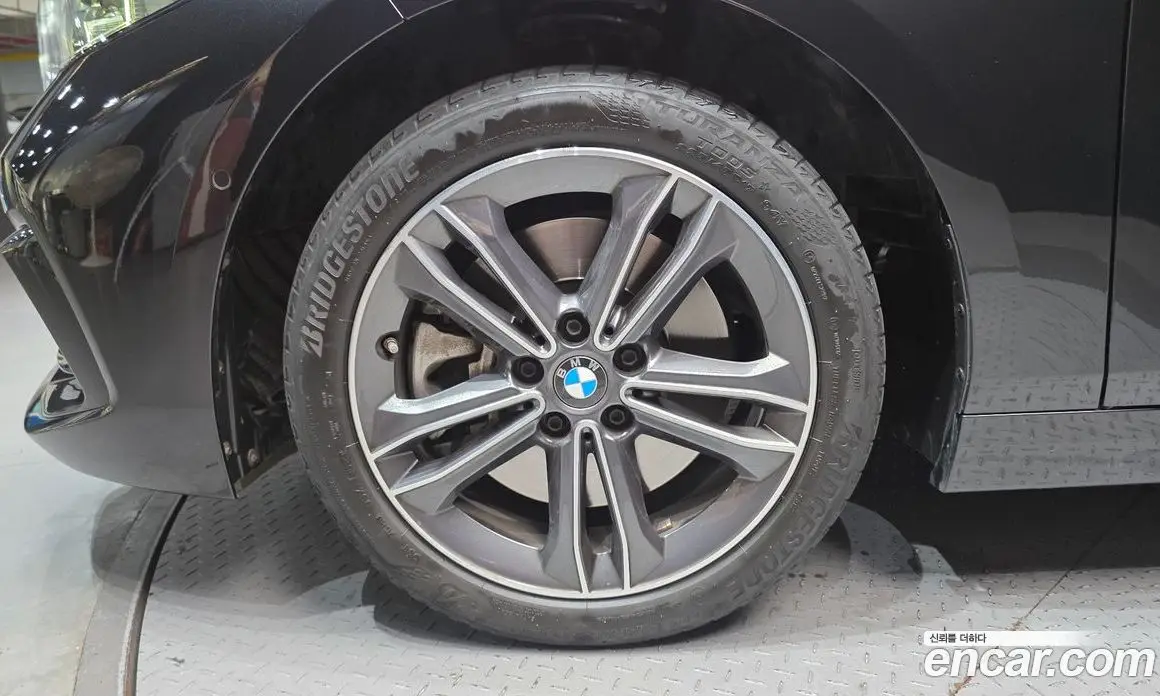 BMW 1 серия 2024 2.0 автомат (гидро), фото 5