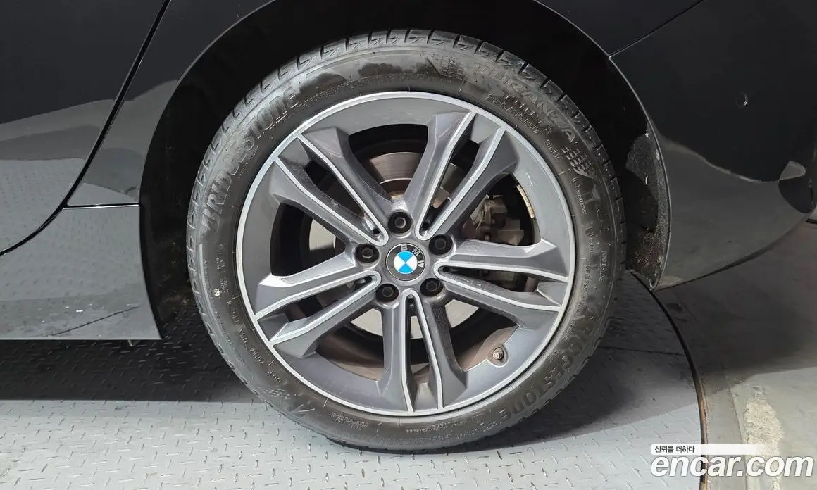 BMW 1 серия 2024 2.0 автомат (гидро), фото 7