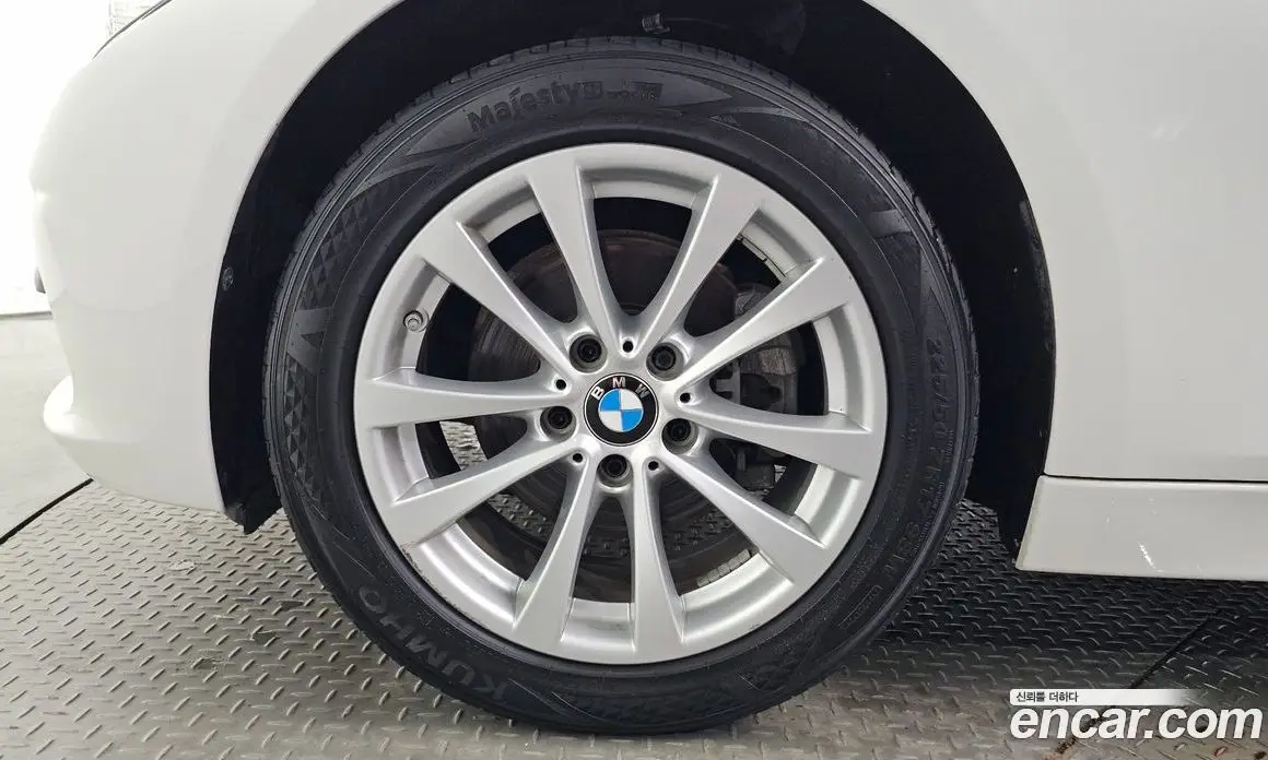 BMW 3 серия 2018 2.0 автомат (гидро), фото 5