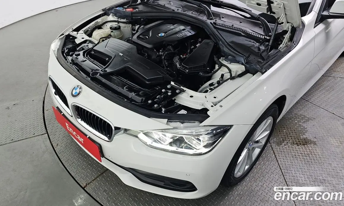 BMW 3 серия 2018 2.0 автомат (гидро), фото 6