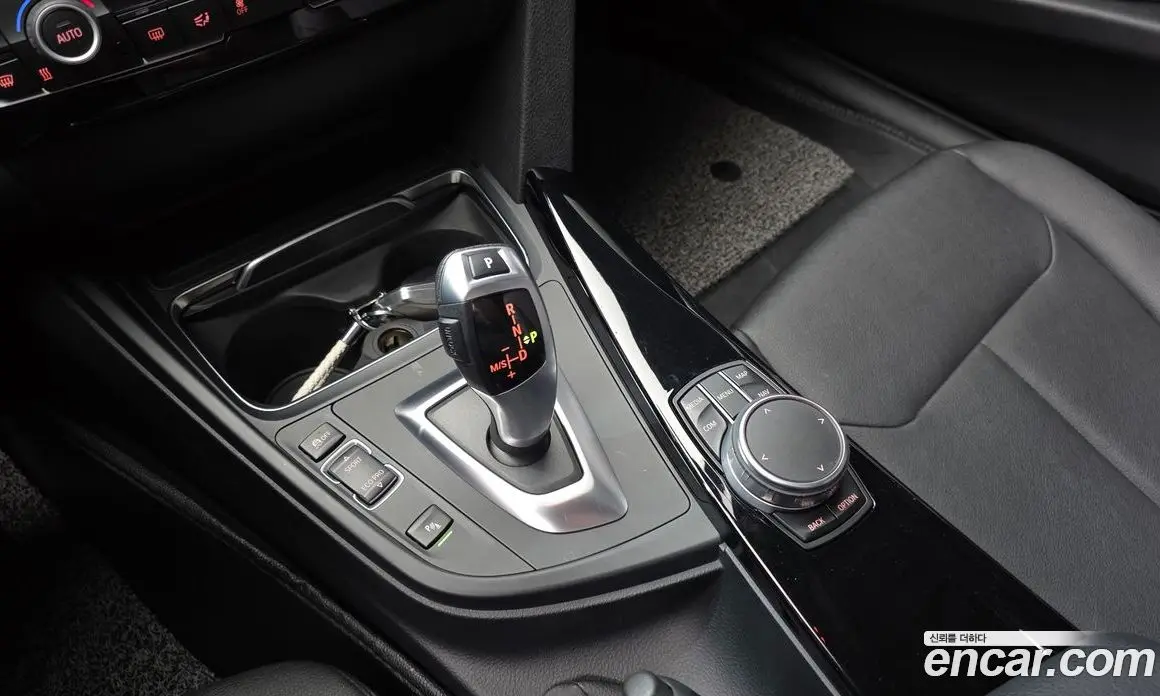 BMW 3 серия 2018 2.0 автомат (гидро), фото 12