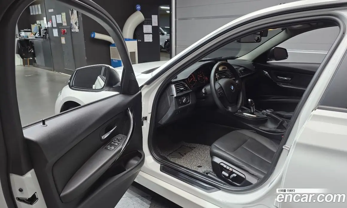 BMW 3 серия 2018 2.0 автомат (гидро), фото 13