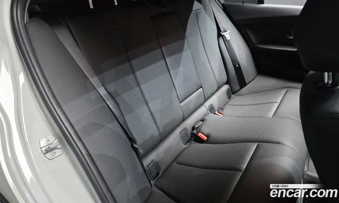BMW 3 серия 2018 2.0 автомат (гидро), фото 17