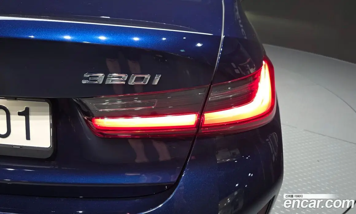 BMW 3 серия 2025 2.0 автомат (гидро), фото 9 BMW 3 серия 2025 2.0 автомат (гидро), фото 9