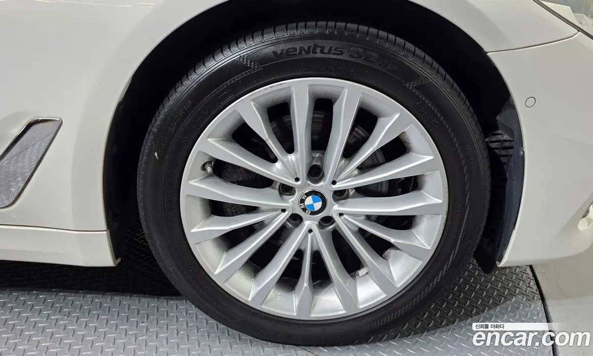 BMW 5 серия 2019 2.0 автомат (гидро), фото 7