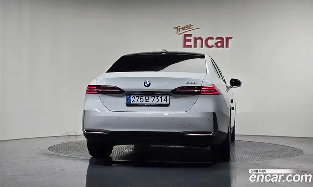 BMW 5 серия 2023 2.0 автомат (гидро), миниатюра 4