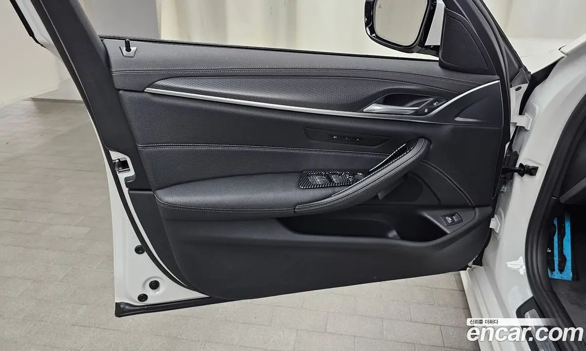 BMW 5 серия 2023 2.0 автомат (гидро), фото 14