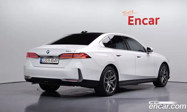 BMW 5 серия, 2023, 33 776 км