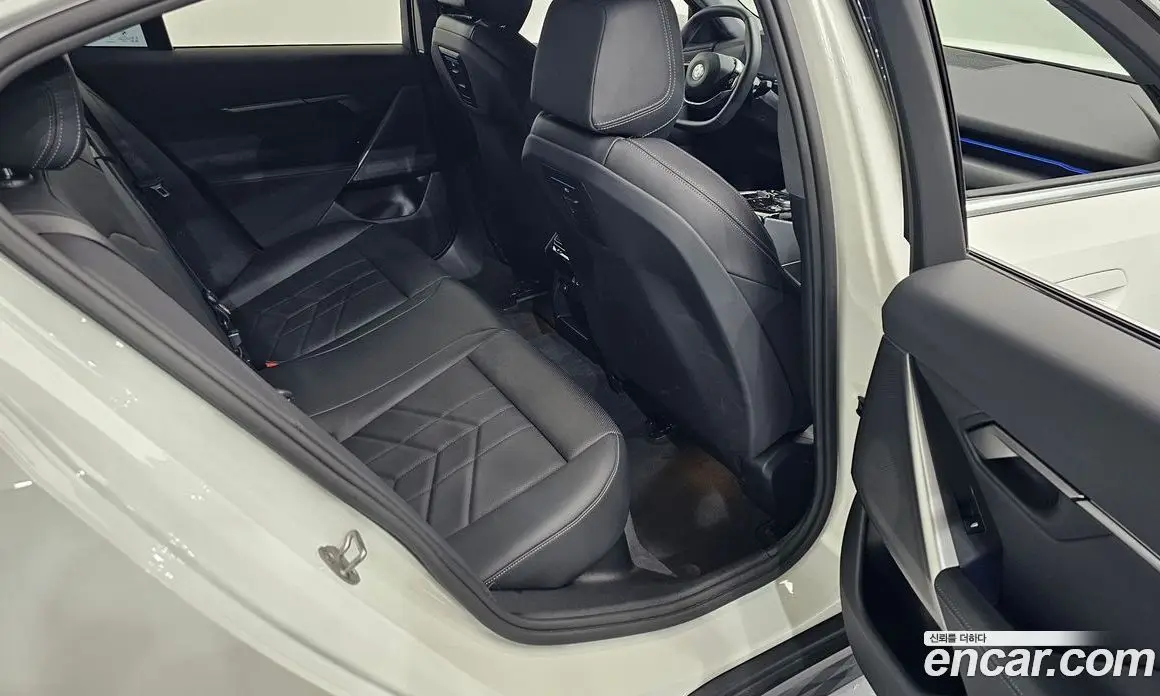 BMW 5 серия 2023 2.0 автомат (гидро), фото 17