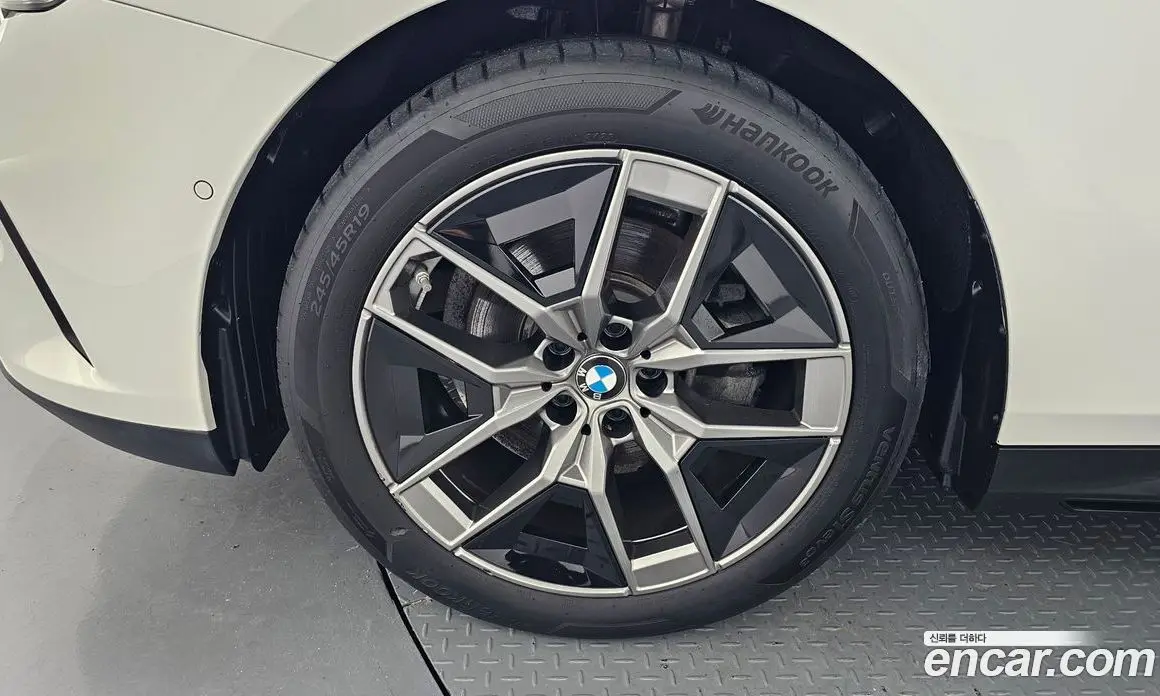 BMW 5 серия 2023 2.0 автомат (гидро), фото 4