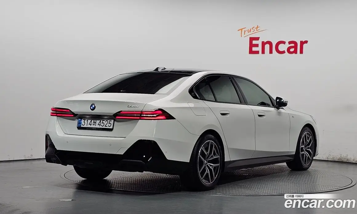 BMW 5 серия 2024 2.0 автомат (гидро), фото 1 BMW 5 серия 2024 2.0 автомат (гидро), фото 1