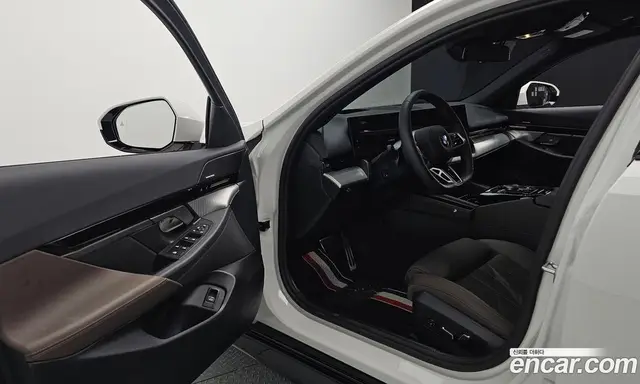 BMW 5 серия 2024 2.0 автомат (гидро), миниатюра 12