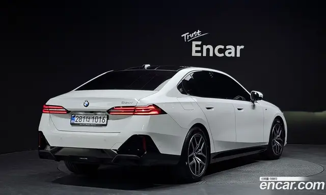 BMW 5 серия, 2025, 5 100 км