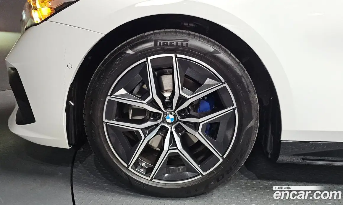 BMW 5 серия 2025 2.0 автомат (гидро), фото 4 BMW 5 серия 2025 2.0 автомат (гидро), фото 4