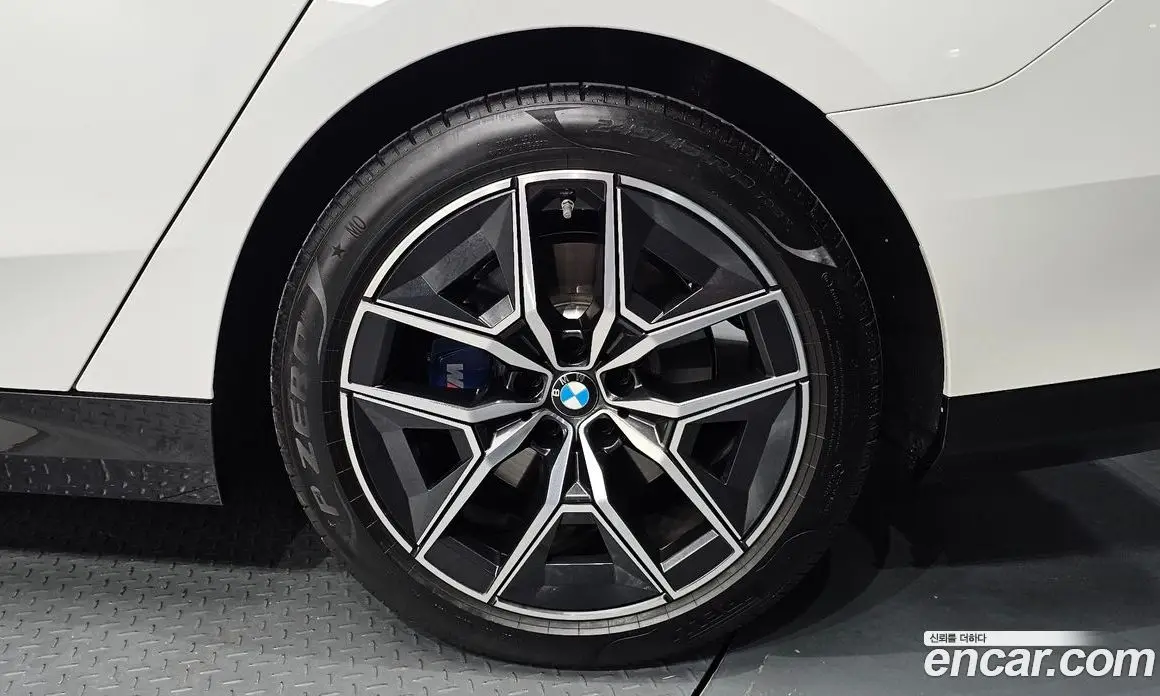 BMW 5 серия 2025 2.0 автомат (гидро), фото 6 BMW 5 серия 2025 2.0 автомат (гидро), фото 6
