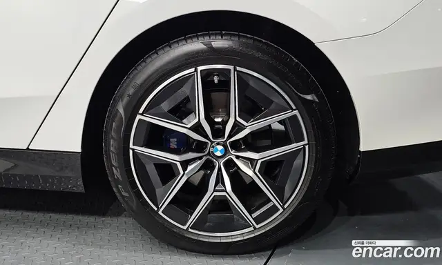 BMW 5 серия 2025 2.0 автомат (гидро), миниатюра 6 BMW 5 серия 2025 2.0 автомат (гидро), миниатюра 6