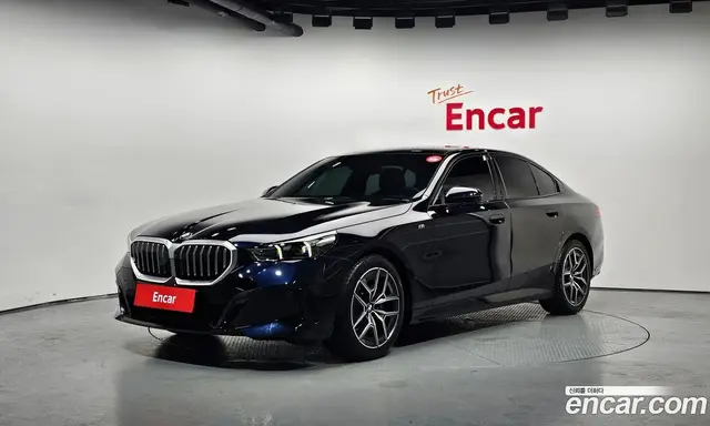 BMW 5 серия, 2025, 7 377 км