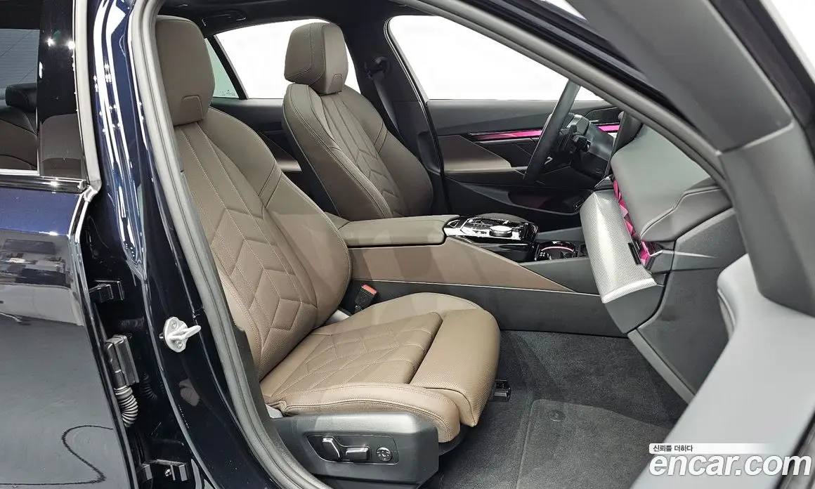 BMW 5 серия 2025 2.0 автомат (гидро), фото 17