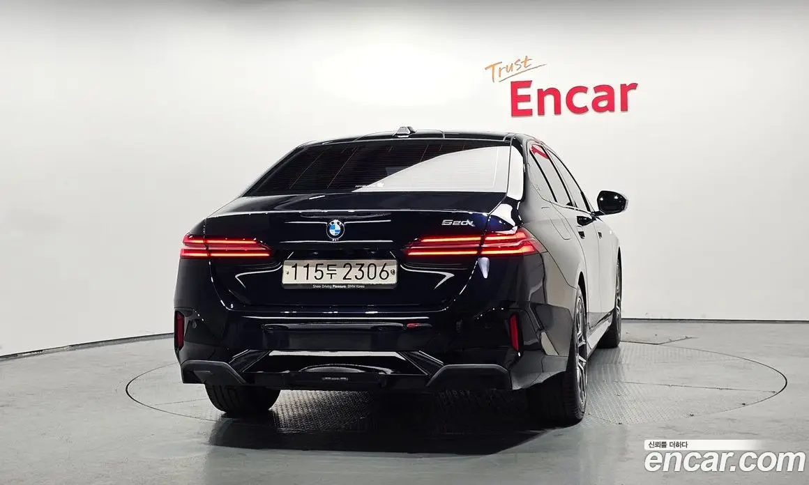BMW 5 серия 2025 2.0 автомат (гидро), фото 4