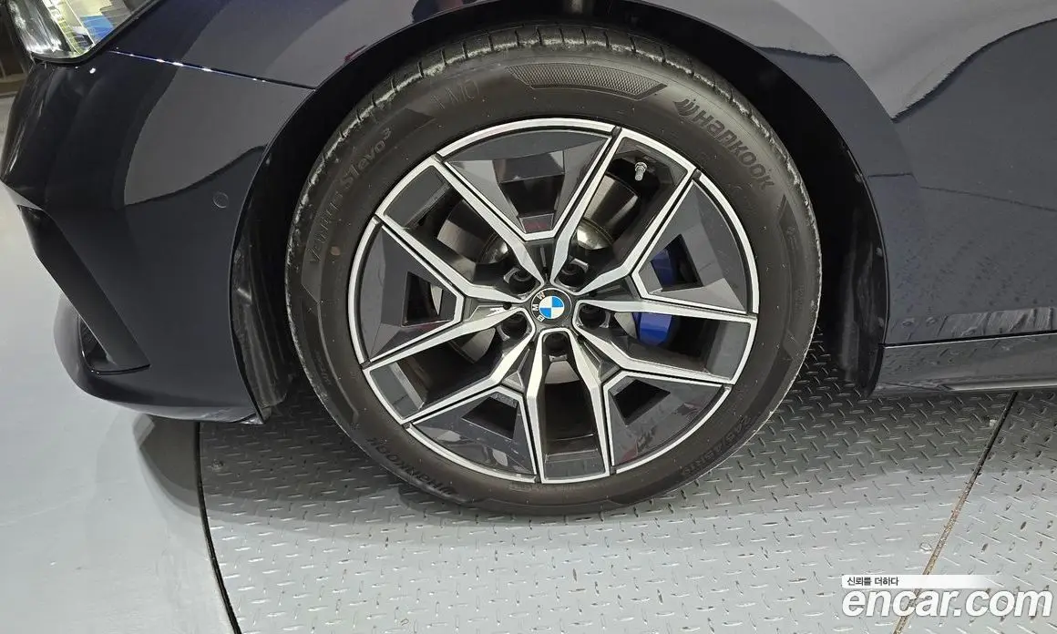 BMW 5 серия 2025 2.0 автомат (гидро), фото 5