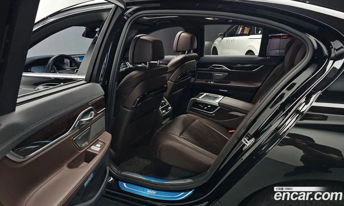 BMW 7 серия 2015 3.0 автомат (гидро), фото 17