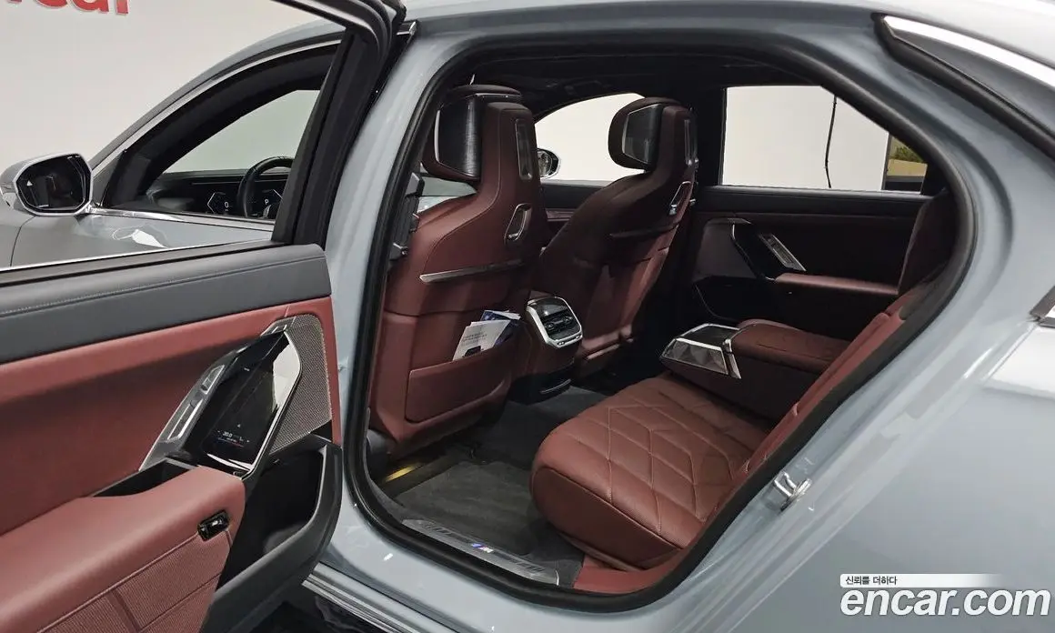 BMW 7 серия 2023 3.0 автомат (гидро), фото 15
