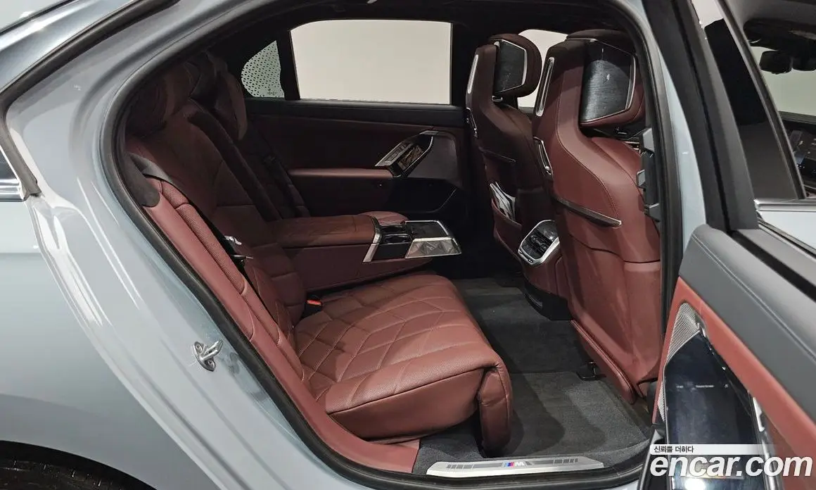BMW 7 серия 2023 3.0 автомат (гидро), фото 16