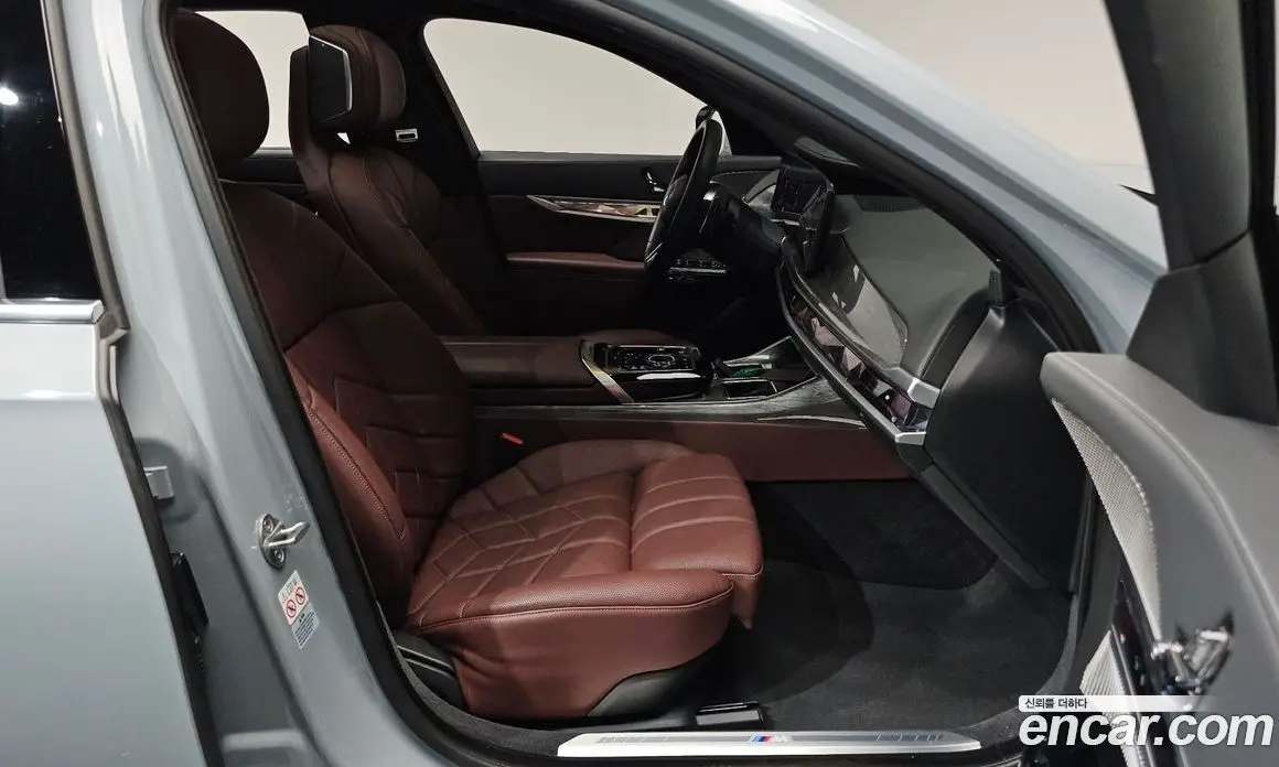 BMW 7 серия 2023 3.0 автомат (гидро), фото 17
