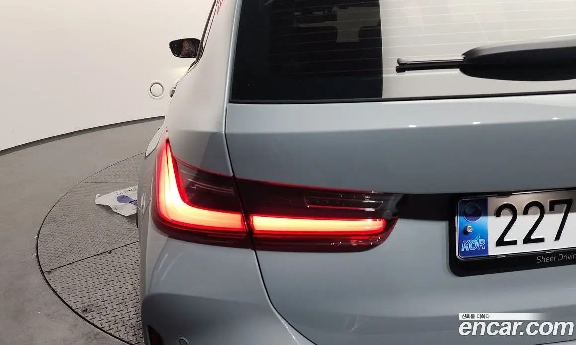 BMW M3 2024 3.0 автомат (гидро), фото 9