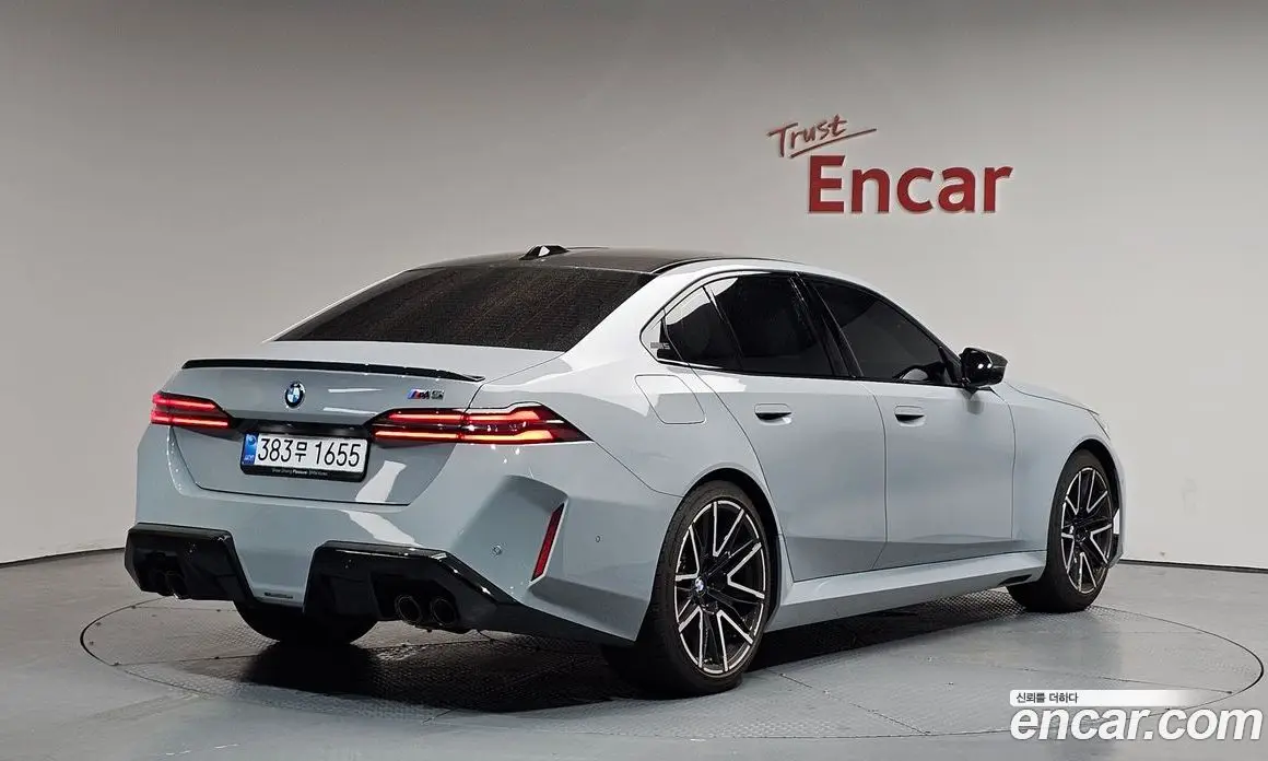 BMW M5 2025 4.4 автомат (гидро), фото 1 BMW M5 2025 4.4 автомат (гидро), фото 1