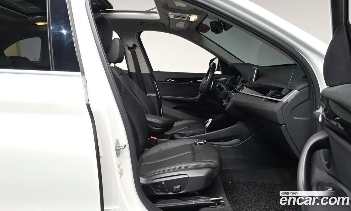 BMW X1 2019 2.0 автомат (гидро), фото 15
